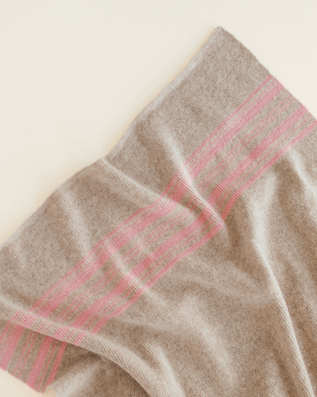 Hvid Blanket Gilbert Sand - Bubblegum