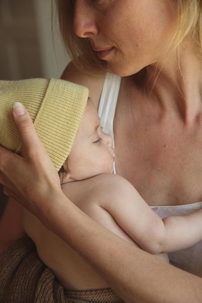 Hvid Fonzie Newborn Beanie Light Yellow - La Gentile Store