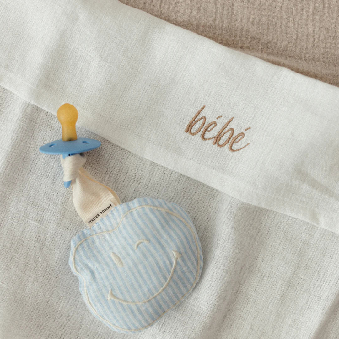 Atelier Pomme Apple Of My Eye Pacifier Cuddle Linen Dreamy Blue - La Gentile Store