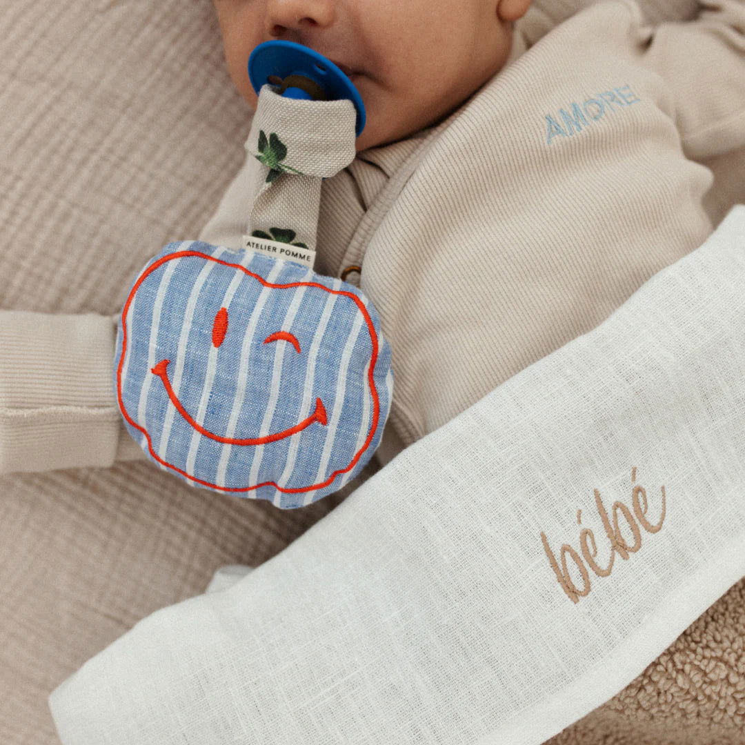 Atelier Pomme Apple Of My Eye Pacifier Cuddle Linen L'Amour - La Gentile Store