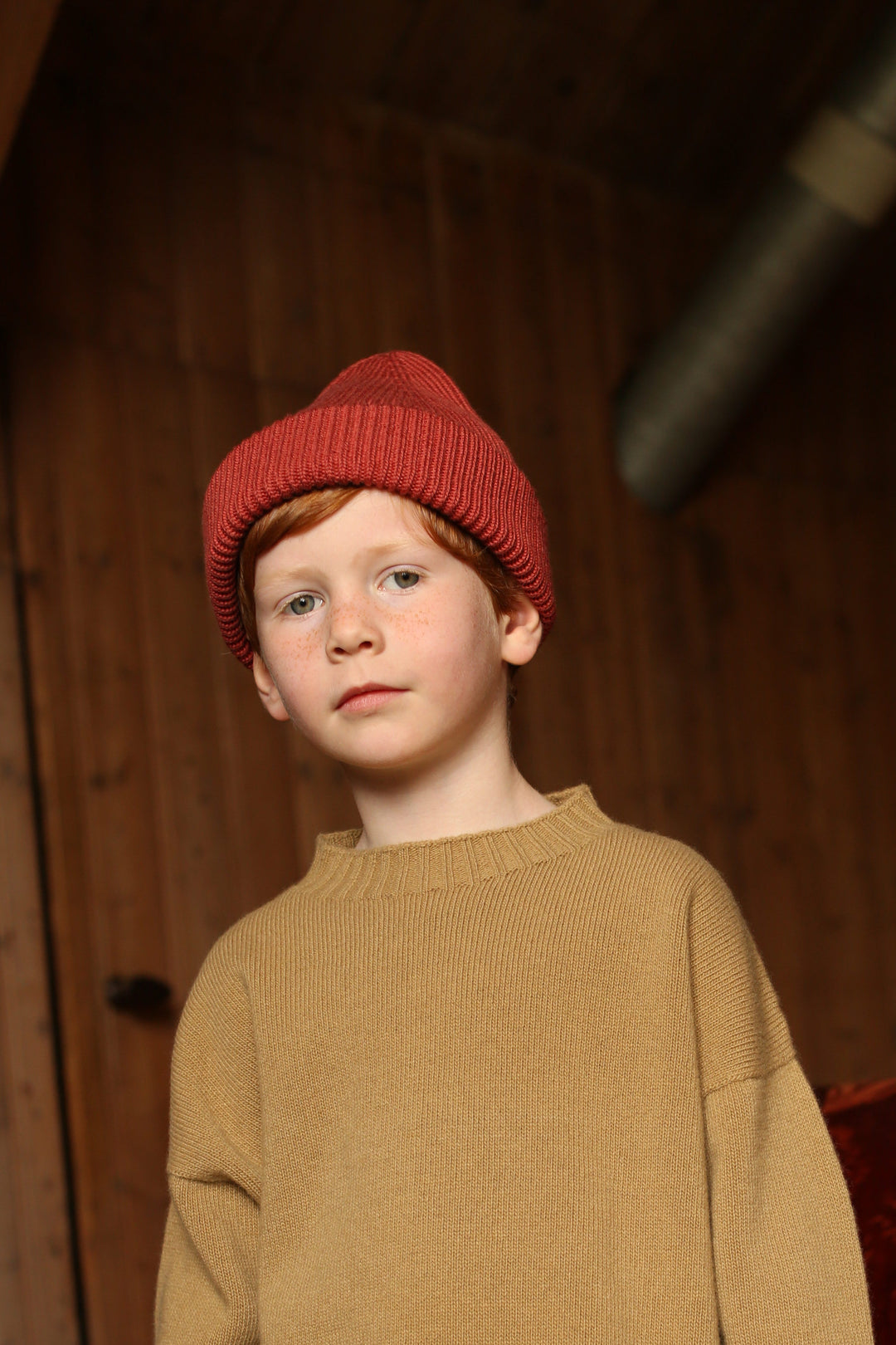 Hvid Fonzie Kids Beanie – Wild Berry