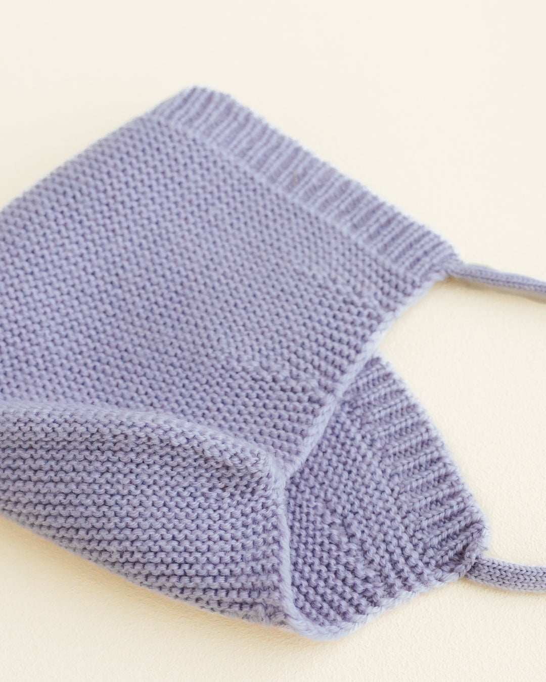 Hvid Newborn Bonnet Dolly Lilac