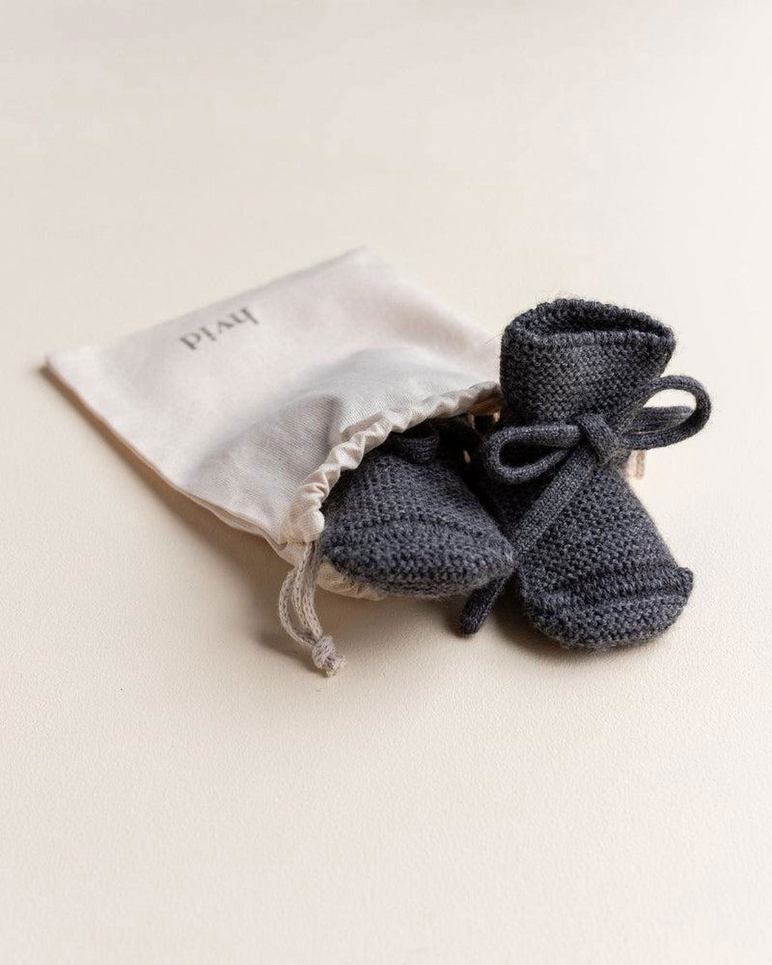 Hvid Booties Charcoal - La Gentile Store