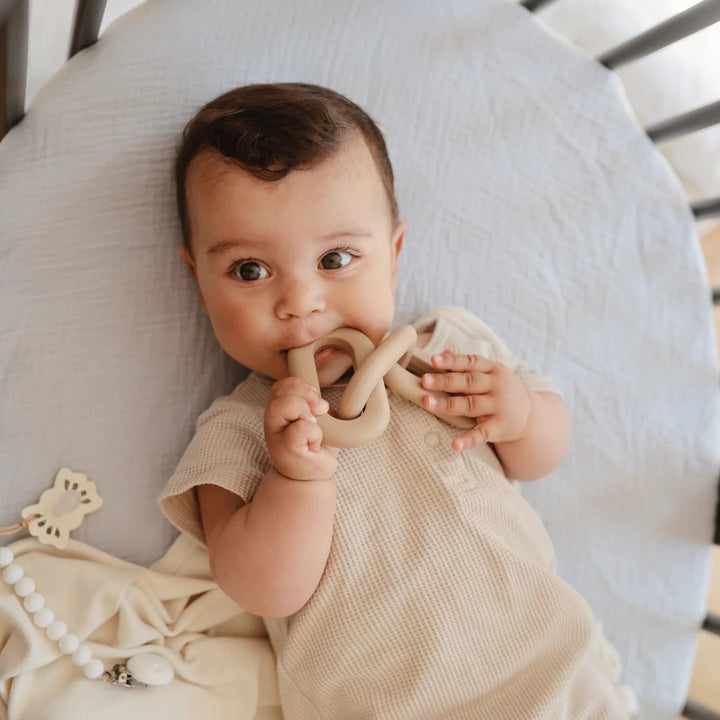 Mushie Links Teether Shifting Sand - La Gentile Store