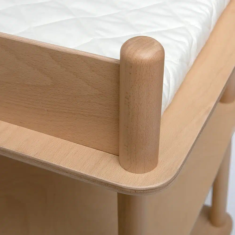 Charlie Crane Changing Table Pago with Mattress